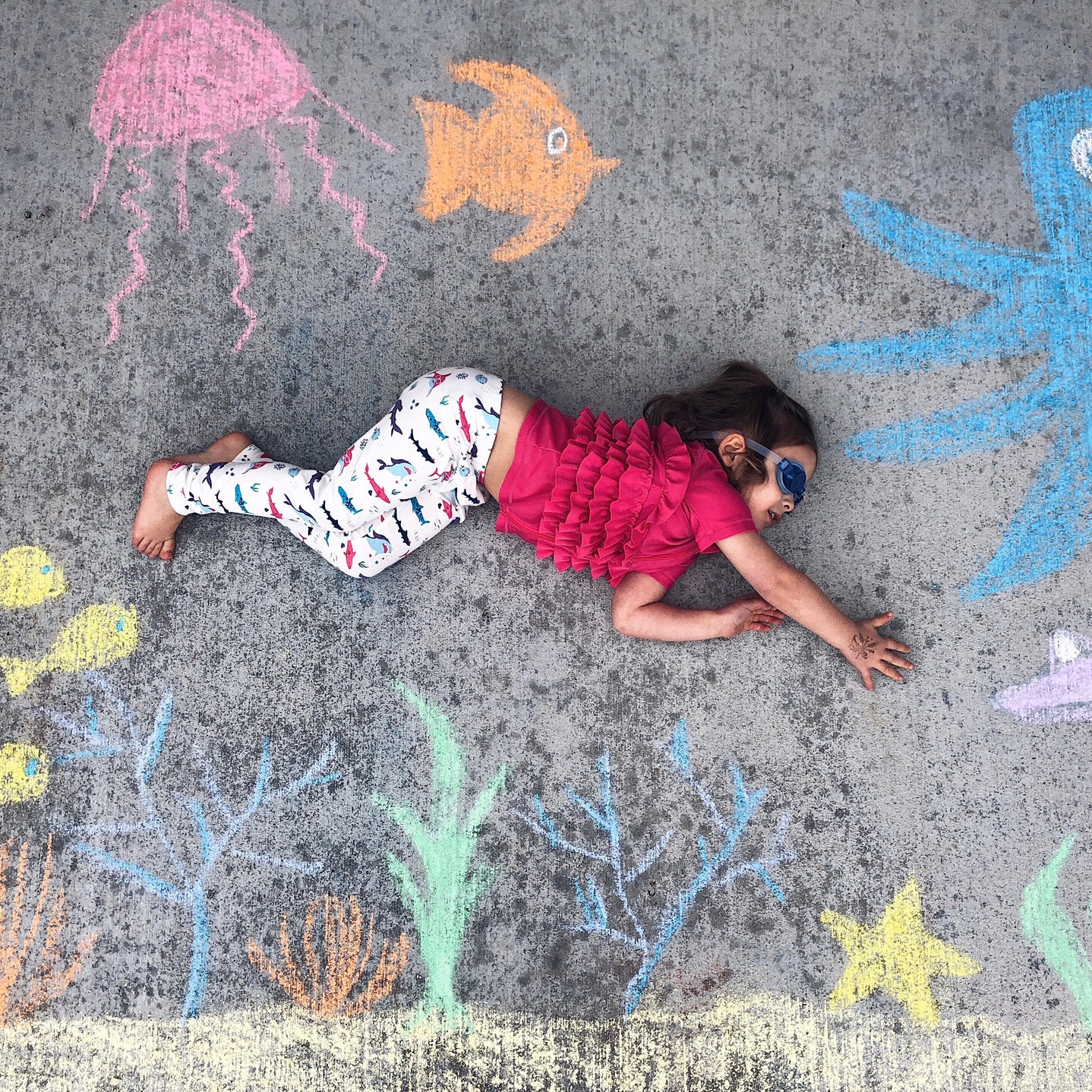 Girly shark leggings for toddler girls by Smarty Girl